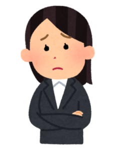 提案書の束を前にして、どの欄から見ればよいか決めかねている担当者